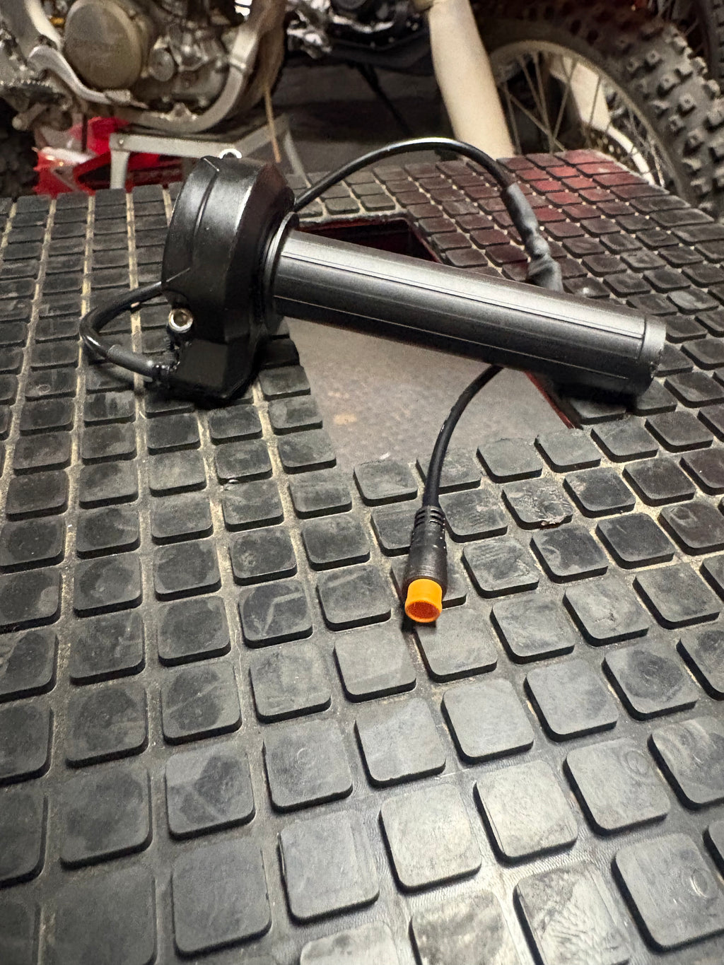 Surron throttle