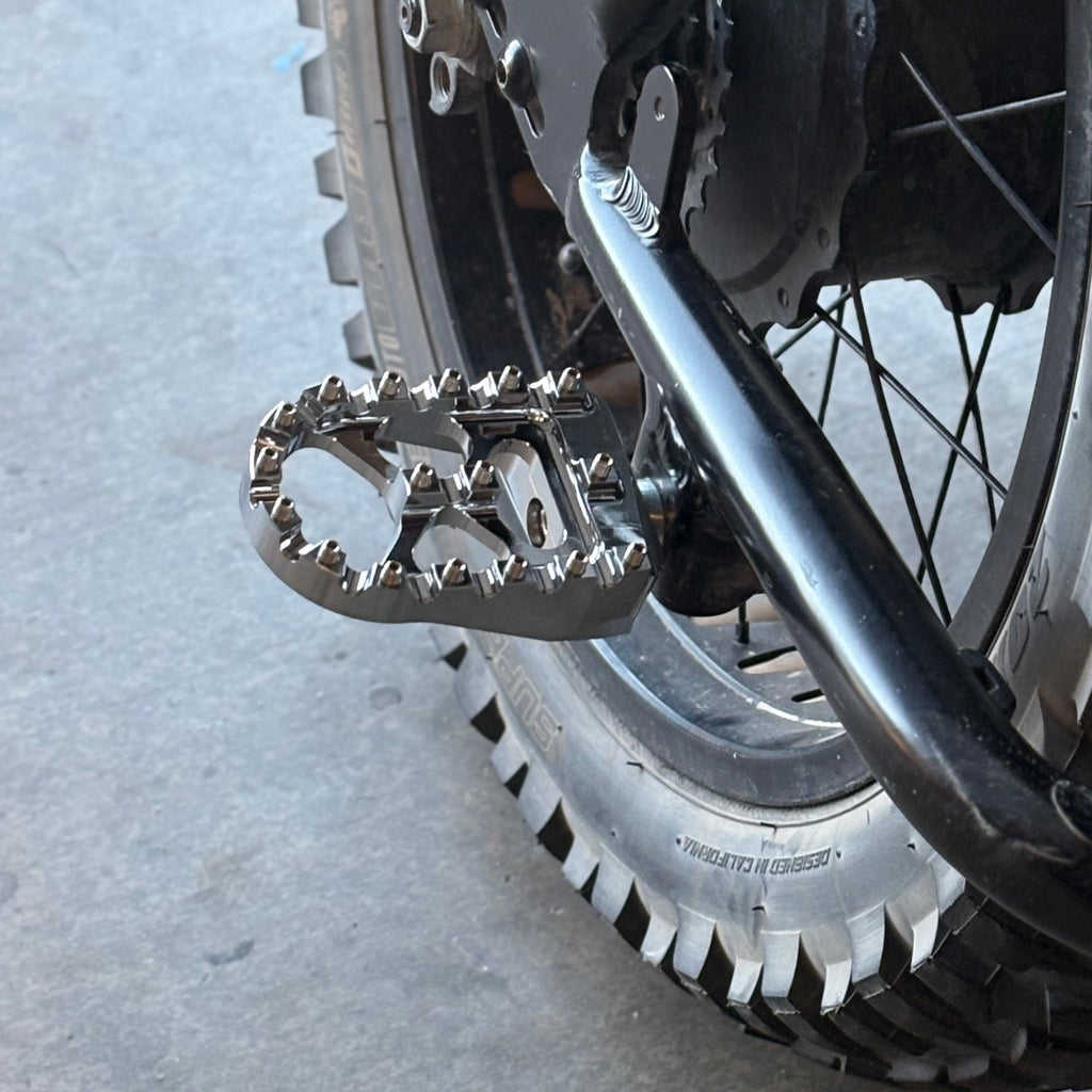 Rear Moto Passenger pegs