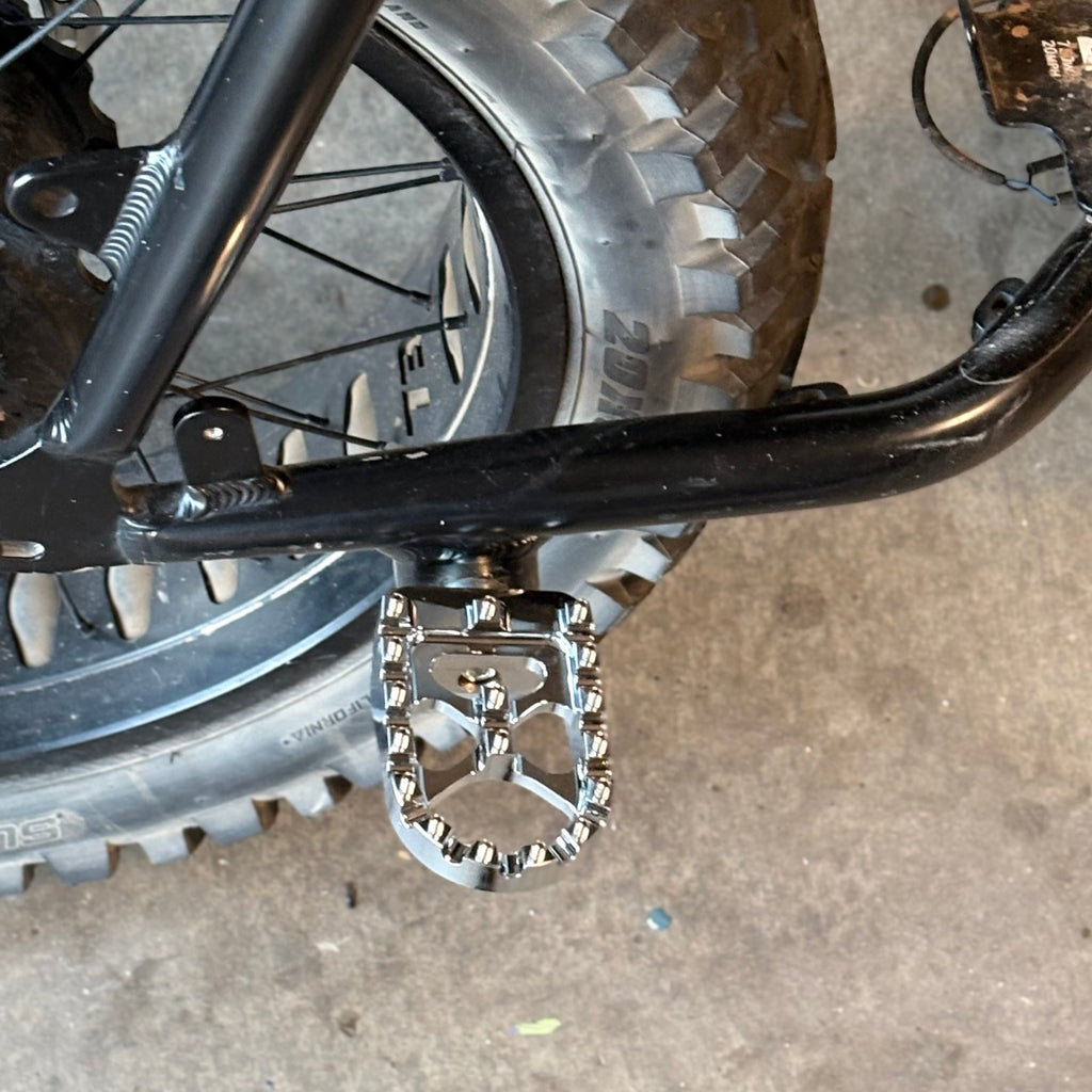Rear Moto Passenger pegs