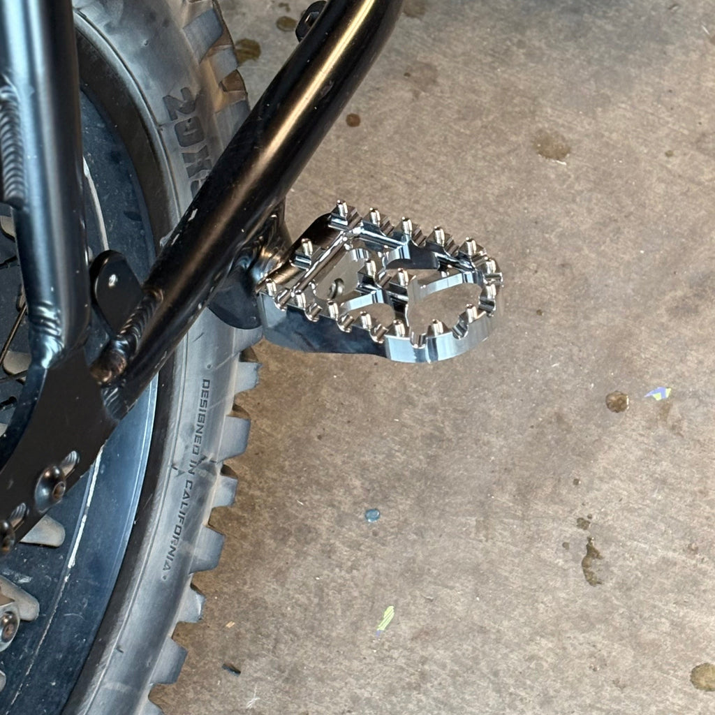 Rear Moto Passenger pegs